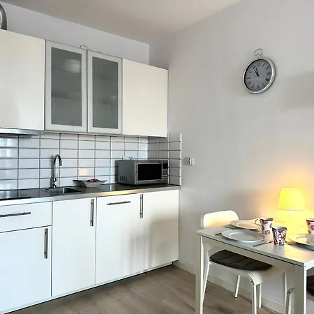 Dubois 7 - Self Check-in 20h - Lift * 브로츠와프